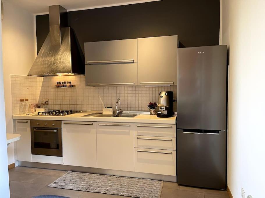 Appartamento Moderno In Tenuta Melloni أنسولا ديليميليا المظهر الخارجي الصورة